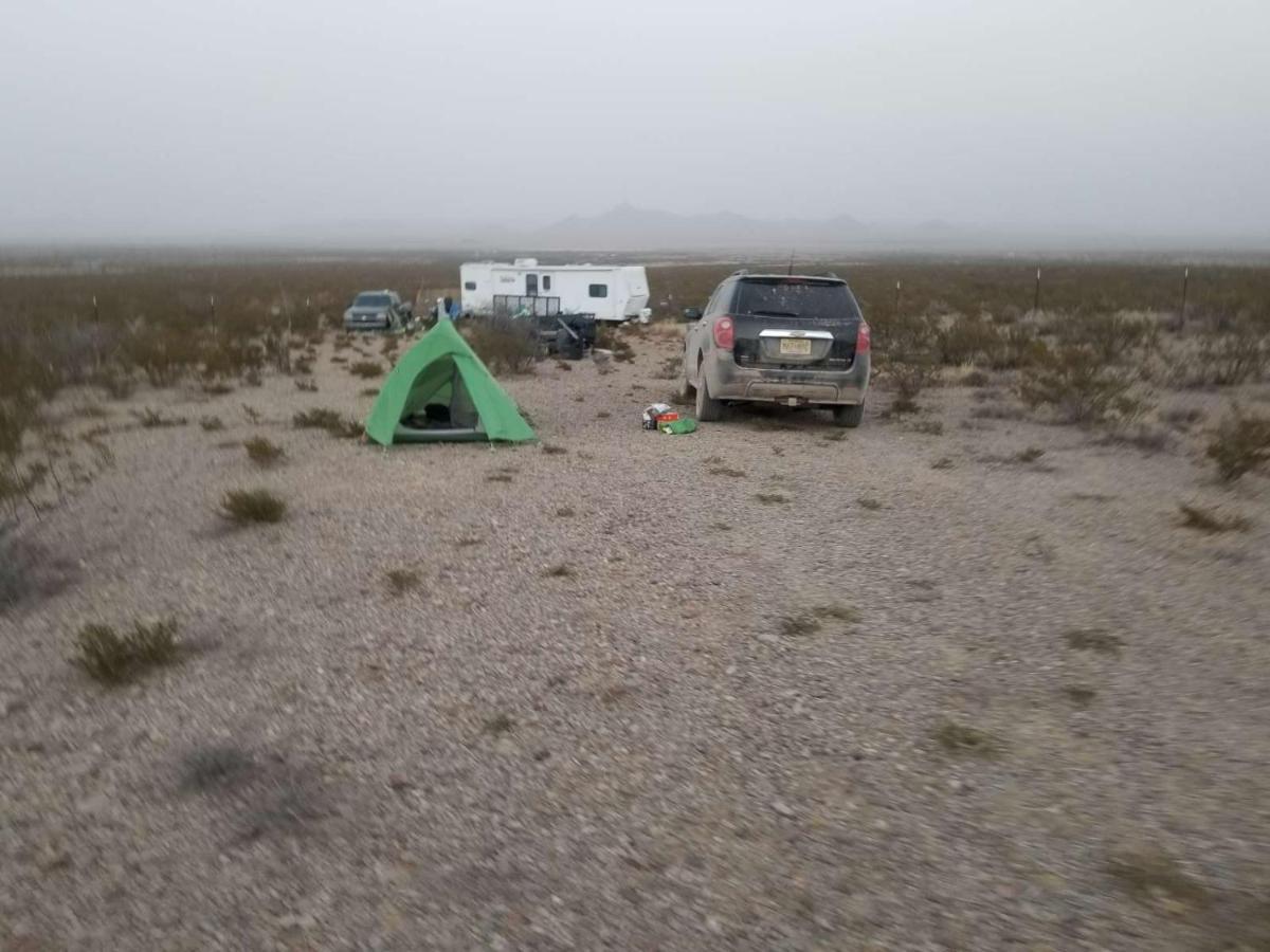 Camping At Desert Gardens Oasis In Lobo, Tx バン・ホーン エクステリア 写真