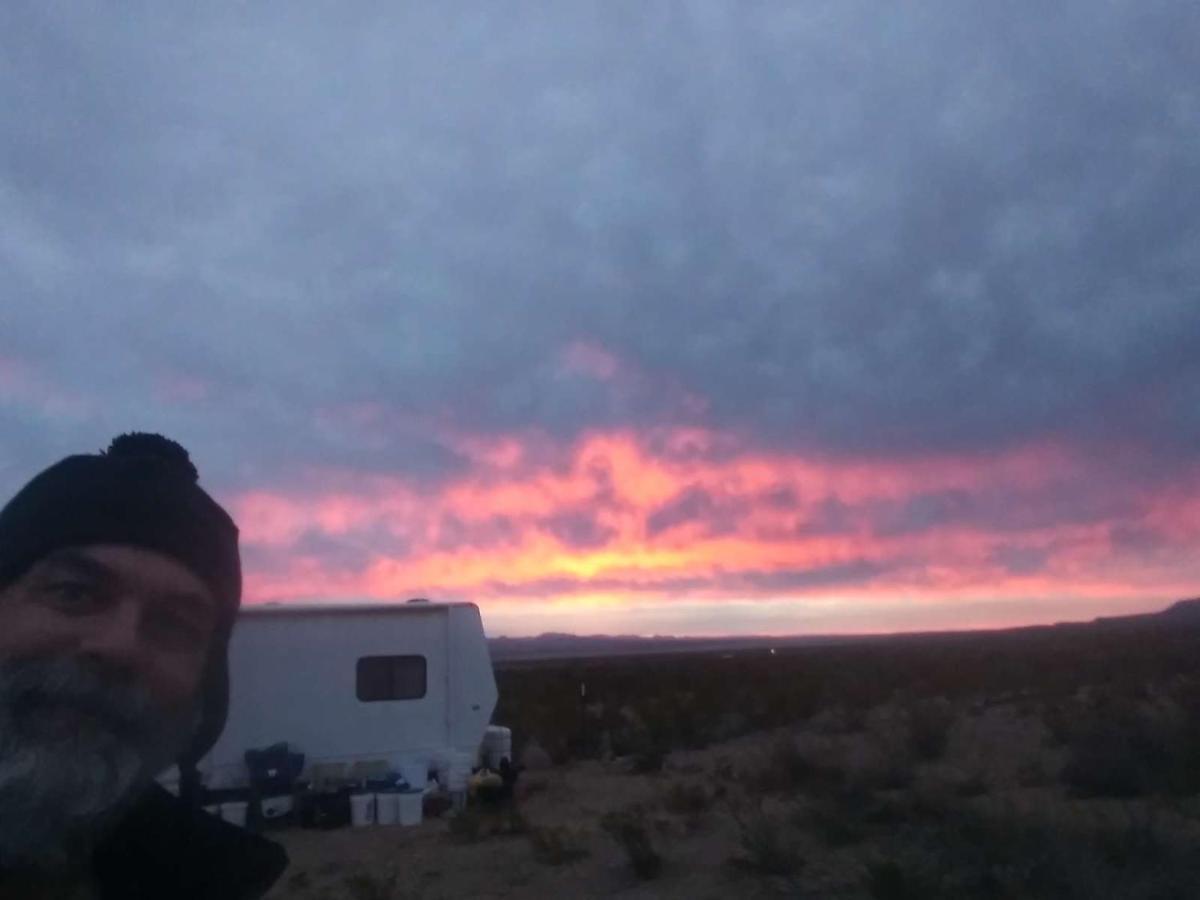 Camping At Desert Gardens Oasis In Lobo, Tx バン・ホーン エクステリア 写真